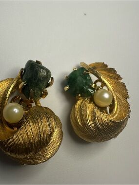 VTG LISNER Earrings Green Stone Amazonite Jade w/ Faux Pearl Gold Tone